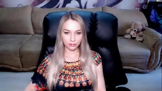 Image 11 of lovellymalina Stream on Chaturbate on 23 days ago
