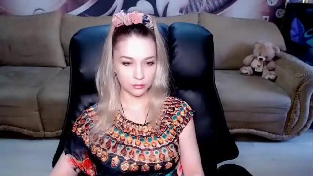 Image 2 of lovellymalina Stream on Chaturbate on 17 days ago