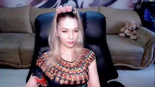 Image 3 of lovellymalina Stream on Chaturbate on 17 days ago