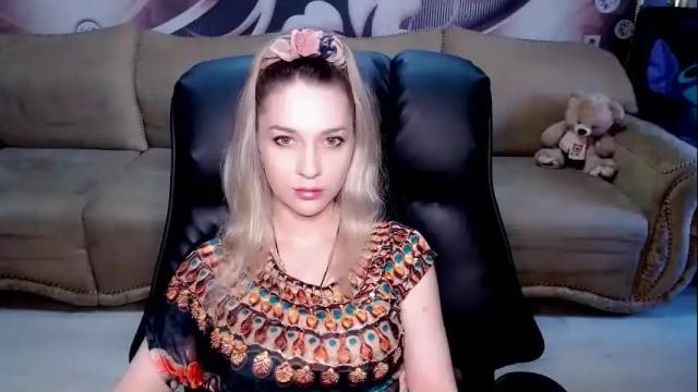 Image 8 of lovellymalina Stream on Chaturbate on 17 days ago