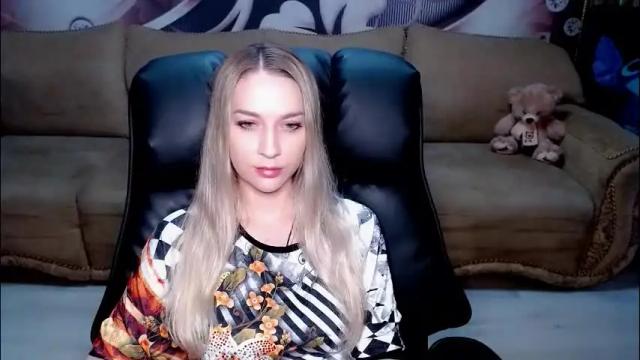 Image 10 of lovellymalina Stream on Chaturbate on 13 days ago