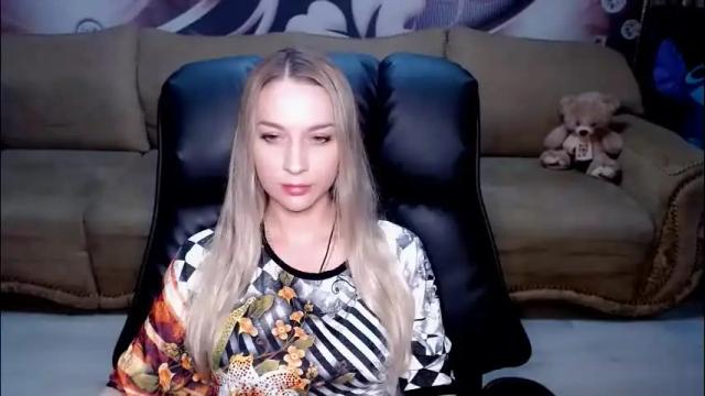 Image 12 of lovellymalina Stream on Chaturbate on 13 days ago