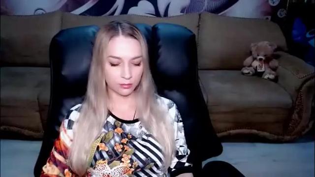 Image 8 of lovellymalina Stream on Chaturbate on 13 days ago