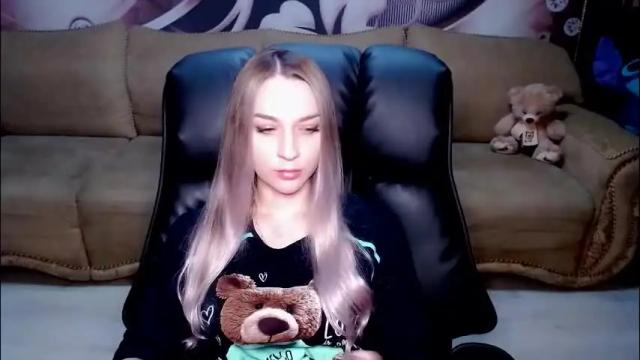 Image 11 of lovellymalina Stream on Chaturbate on 12 days ago
