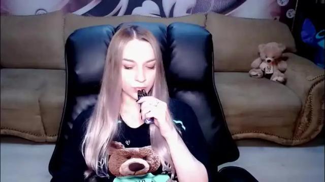Image 8 of lovellymalina Stream on Chaturbate on 12 days ago
