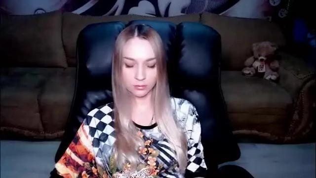 Image 2 of lovellymalina Stream on Chaturbate on 6 days ago