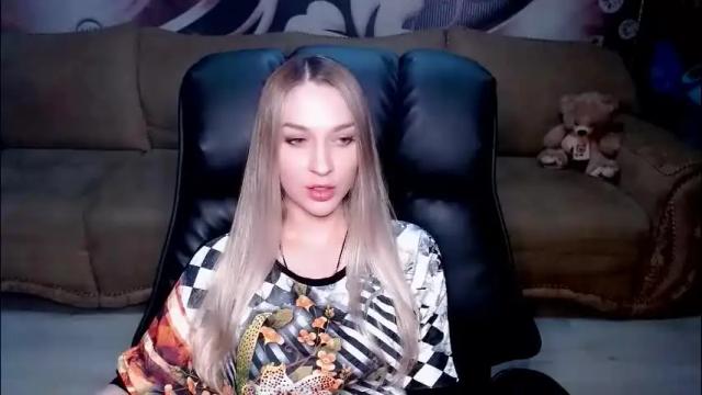 Image 6 of lovellymalina Stream on Chaturbate on 6 days ago