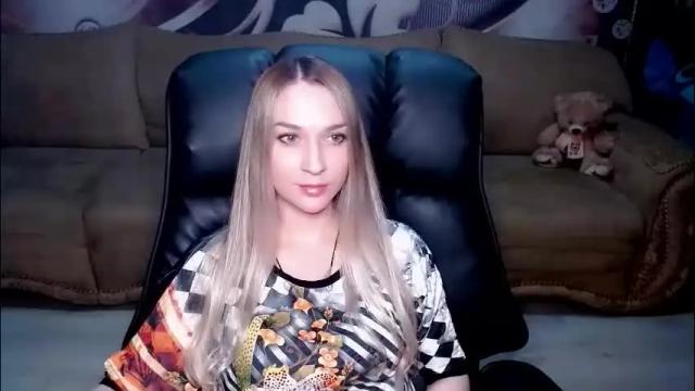 Image 8 of lovellymalina Stream on Chaturbate on 6 days ago