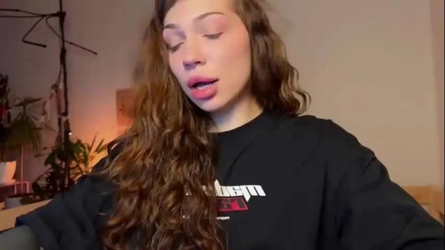 Image 10 of lovelorn_ Stream on Chaturbate on 1 month ago