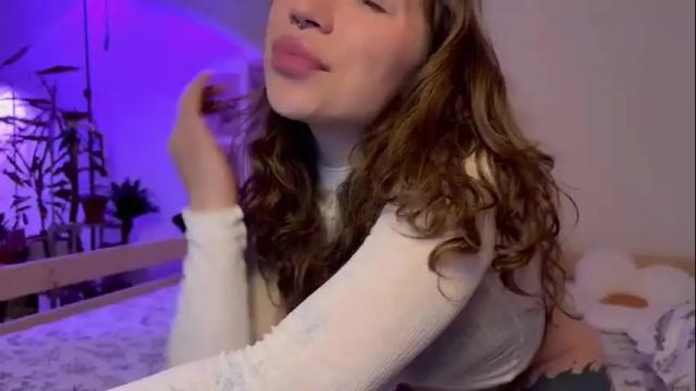 Image 3 of lovelorn_ Stream on Chaturbate on 28 days ago