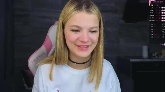 Image 12 of lovely_babyy Stream on Chaturbate on 1 month ago