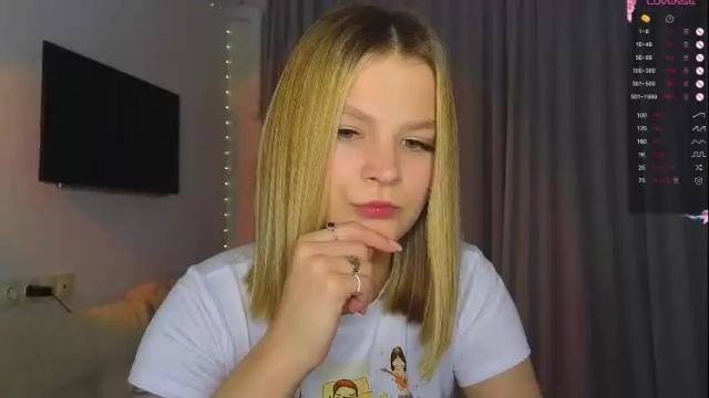 Image 2 of lovely_babyy Stream on Chaturbate on 3 days ago