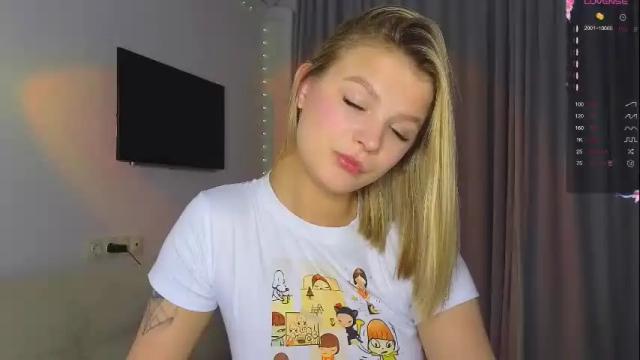 Image 4 of lovely_babyy Stream on Chaturbate on 3 days ago