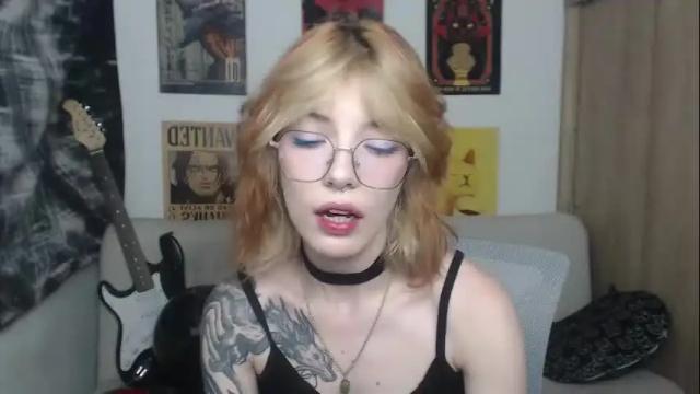 Image 3 of lovely_cass Stream on Chaturbate on 1 month ago