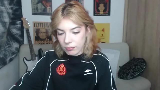 Image 4 of lovely_cass Stream on Chaturbate on 1 month ago