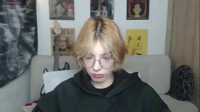 Image 3 of lovely_cass Stream on Chaturbate on 1 month ago