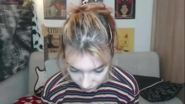 Image 2 of lovely_cass Stream on Chaturbate on 17 days ago