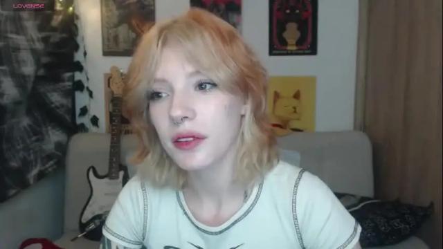 Image 4 of lovely_cass Stream on Chaturbate on 13 days ago