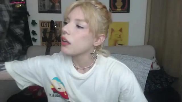 Image 4 of lovely_cass Stream on Chaturbate on 3 days ago