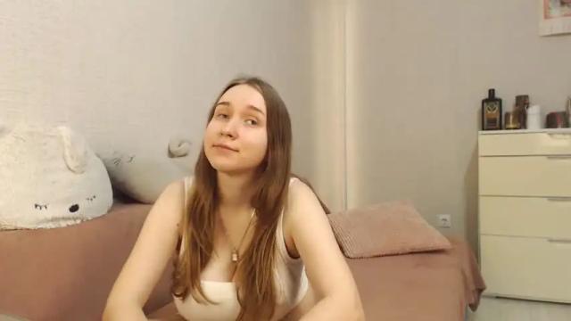 Image 12 of lovely_hayley Stream on Chaturbate on 13 months ago