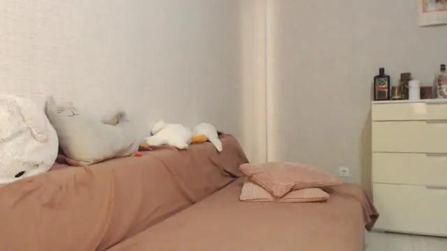 Image 10 of lovely_hayley Stream on Chaturbate on 12 months ago