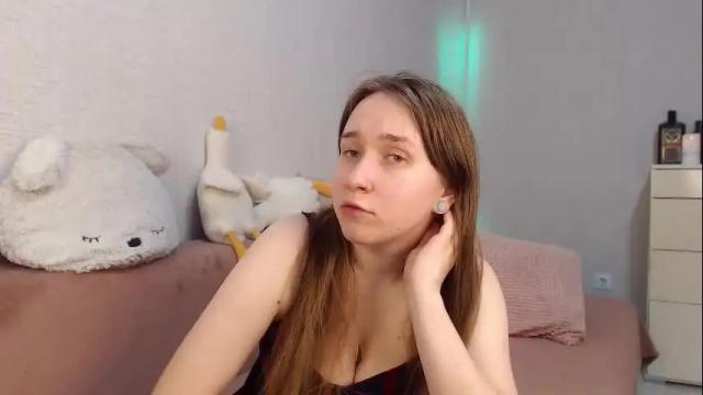 Image 12 of lovely_hayley Stream on Chaturbate on 1 month ago