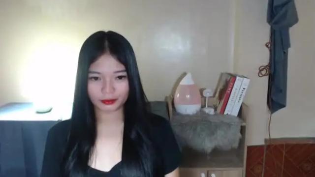 Image 2 of lovely_laura09 Stream on Chaturbate on 14 months ago