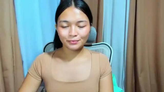 Image 3 of lovely_laura09 Stream on Chaturbate on 12 months ago