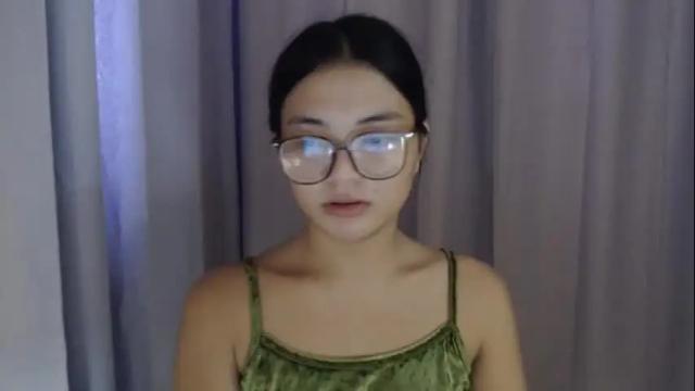 Image 3 of lovely_laura09 Stream on Chaturbate on 2 months ago
