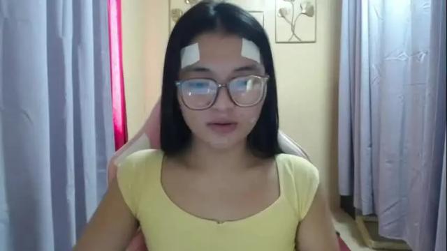 Image 2 of lovely_laura09 Stream on Chaturbate on 1 month ago