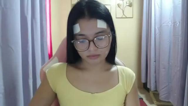 Image 3 of lovely_laura09 Stream on Chaturbate on 1 month ago