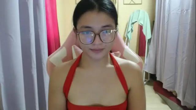 Image 2 of lovely_laura09 Stream on Chaturbate on 1 month ago