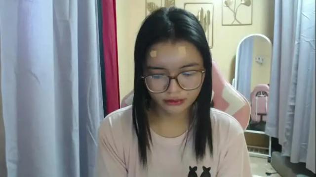 Image 2 of lovely_laura09 Stream on Chaturbate on 27 days ago
