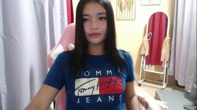 Image 2 of lovely_laura09 Stream on Chaturbate on 16 days ago