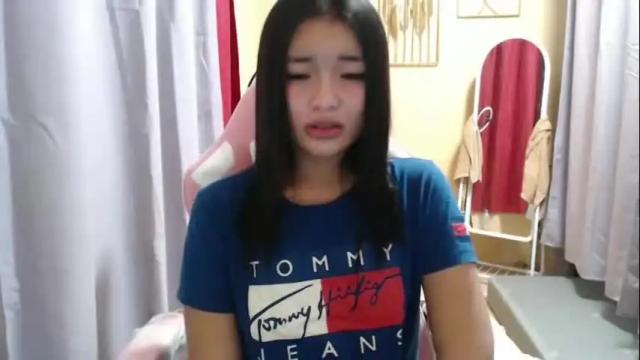 Image 3 of lovely_laura09 Stream on Chaturbate on 16 days ago