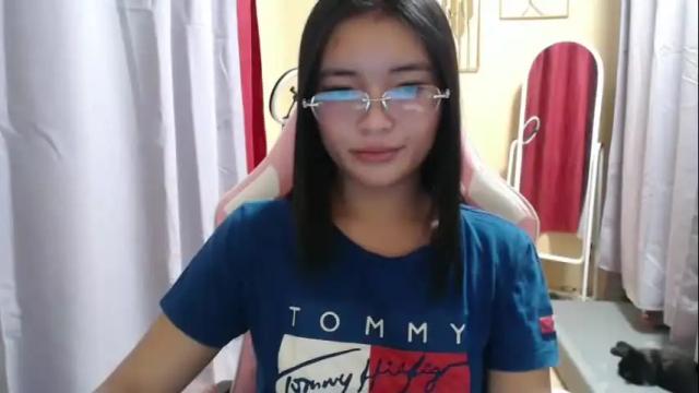 Image 6 of lovely_laura09 Stream on Chaturbate on 16 days ago