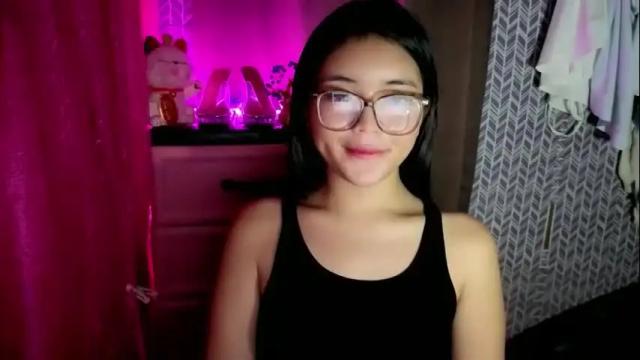 Image 3 of lovely_laura09 Stream on Chaturbate on 14 days ago