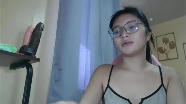 Image 4 of lovely_laura09 Stream on Chaturbate on 2 months ago