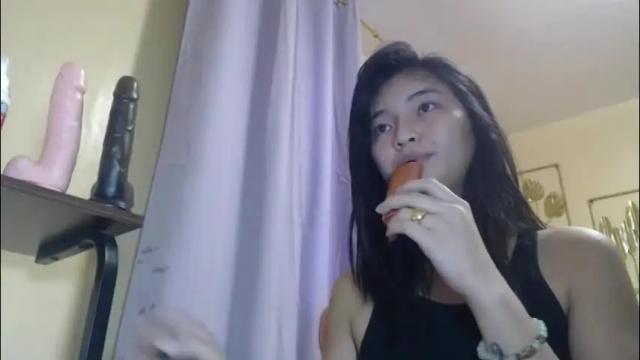 Image 2 of lovely_laura09 Stream on Chaturbate on 1 month ago