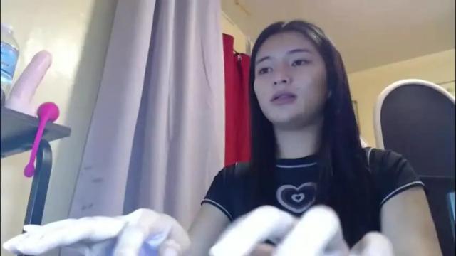 Image 3 of lovely_laura09 Stream on Chaturbate on 27 days ago