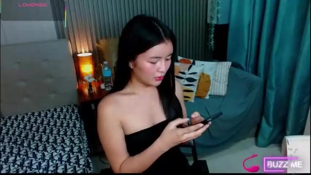 Image 3 of lovely_laura09 Stream on Chaturbate on 2 months ago