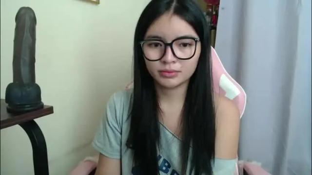Image 2 of lovely_laura09 Stream on Chaturbate on 1 month ago