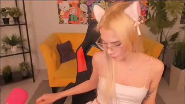 Image 11 of lovely_milla Stream on Chaturbate on 17 months ago