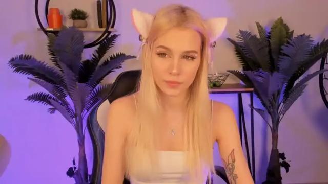 Image 2 of lovely_milla Stream on Chaturbate on 16 months ago