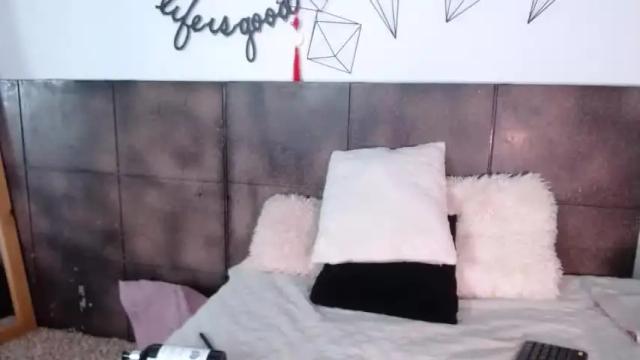 Image 2 of lovely_secret Stream on Chaturbate on 13 months ago