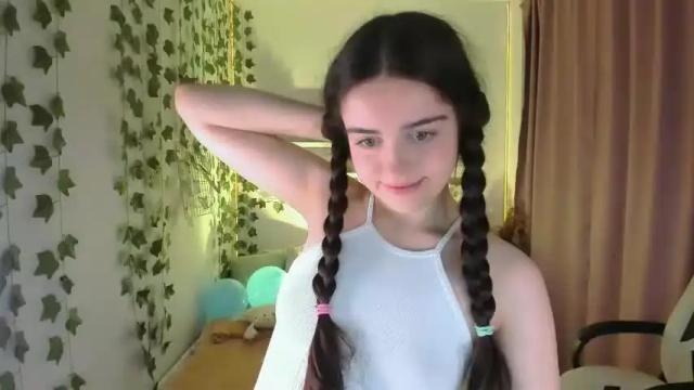 Image 2 of lovely_valeri Stream on Chaturbate on 25 months ago