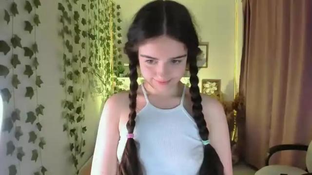 Image 4 of lovely_valeri Stream on Chaturbate on 25 months ago