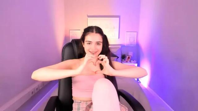 Image 12 of lovely_valeri Stream on Chaturbate on 25 months ago