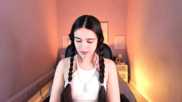 Image 8 of lovely_valeri Stream on Chaturbate on 25 months ago