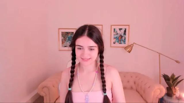 Image 8 of lovely_valeri Stream on Chaturbate on 25 months ago